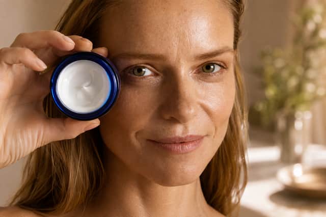 A closer look at the rich, creamy texture of Neal’s Yard Remedies Frankincense Intense Age-Defying Cream.