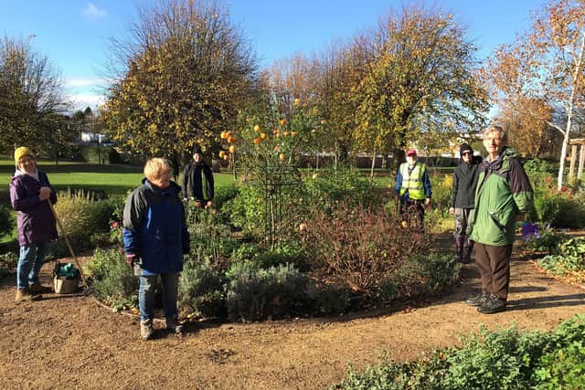 November 3 - Last working party at Linslade Garden