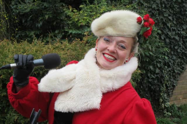 Fiona Harrison is performing Christmas driveway concerts