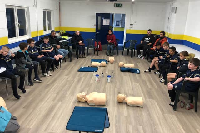 Leighton United Under 11s CPR session. Photo: Leighton United.
