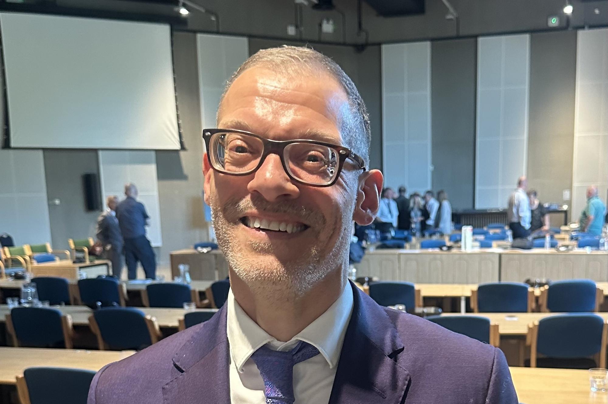 Independent councillor takes the reins as leader of Central ...