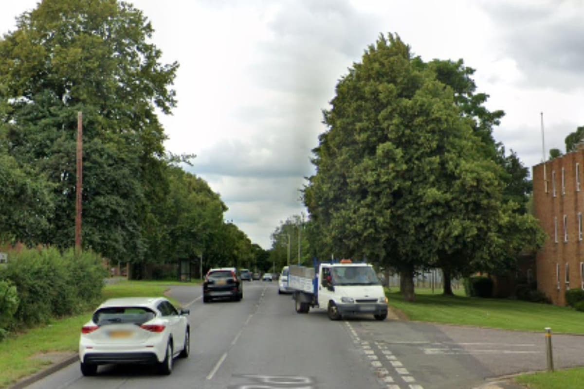 Plea for footpath on busy Leighton Buzzard road before 