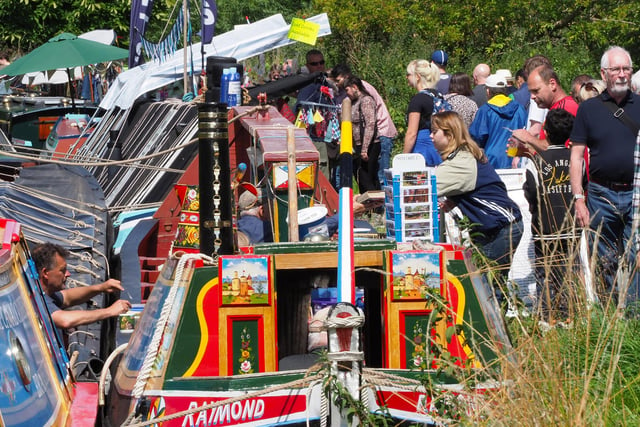 Along the tow-path visitors delighted in the working, trade and pleasure boats