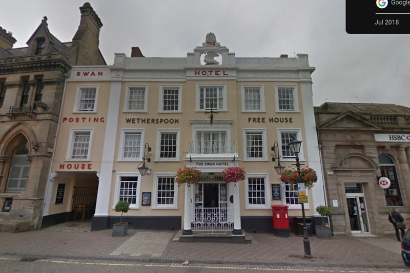 50 High Street - "Dating from the 17th century, this former coaching inn is a Leighton Buzzard High Street landmark and was renovated by Wetherspoon. With good value food and 39 guest rooms, the Swan is busy for much of the week. Events include biannual beer festivals."