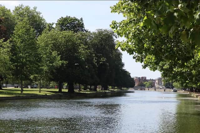 Beds Fire & Rescue Service has renewed warnings about staying safe around water during the heatwave