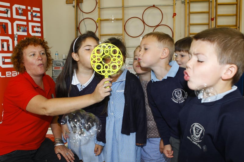 The Science Museum Bubble Show visited Linslade Lower School in June 2011
