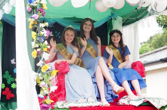 The carnival princesses helped lead the parade - photo by Tony Margiocchi