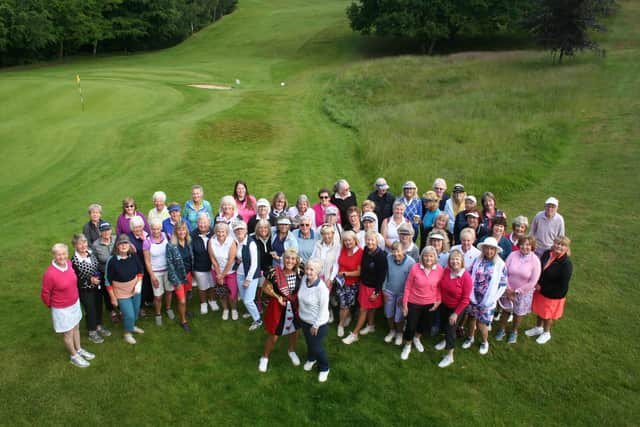 Leighton Ladies preparing for their Captain’s Day with (front) Lesley Bednaretk and Vice Captain Oonagh Russell.