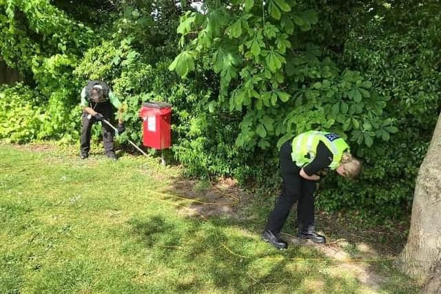 The force conducts a weapons sweep in Houghton Regis. Image: Bedfordshire Police.
