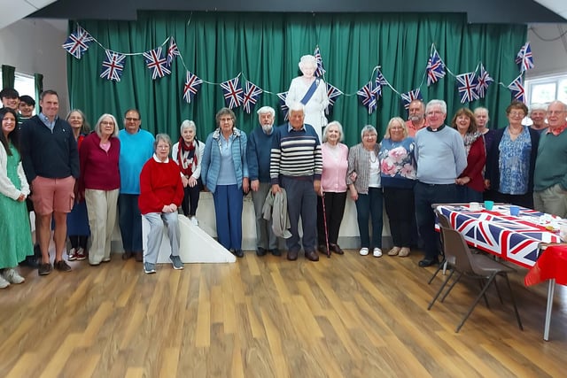 Heath and Reach Jubilee Celebrations - 'Community Jubilee picnic and quiz at St Leonard's Church Hall, led by Fr Noel McGeeney'.