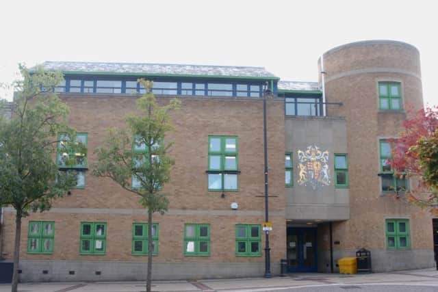 Luton Crown Court