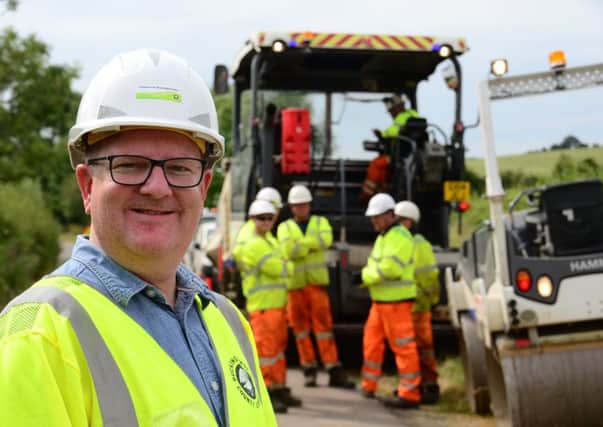 Mark Shaw meeting some of the Eurovia Surfacing crew who will work on Stoke Hammond bypass