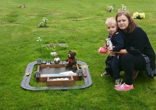 Amy Kennedy visits the grave twice a week lUZrhPZfiTVyBLYTxe1o
