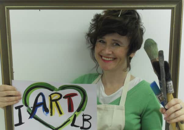 Leighton Buzzard artist Anna Kidman who is starting art classes