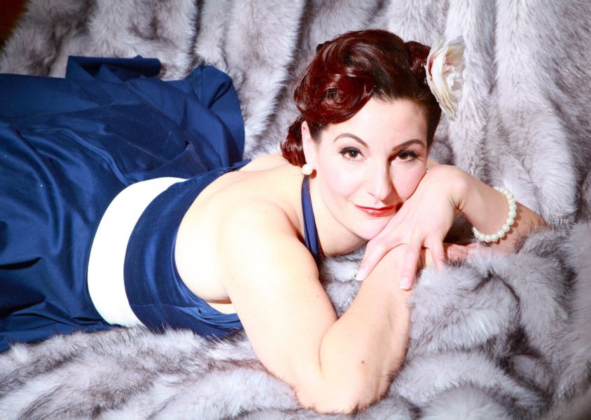 Meet former Linslade schoolgirl, now jazz singer Rose Devine